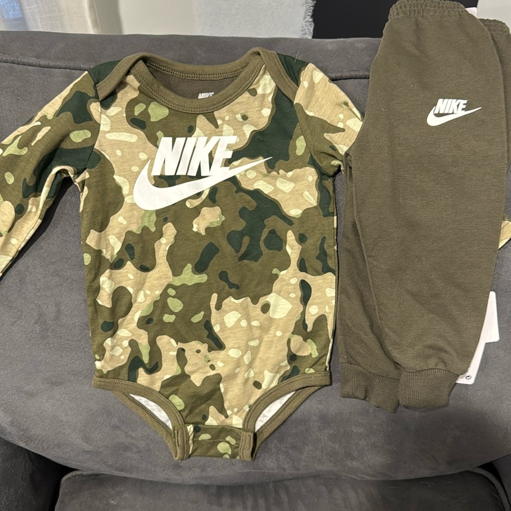 NWT Camo Nike 12mo set